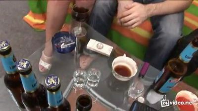 Мужчина и девушка воссоздали порно с огромной жопой на экране