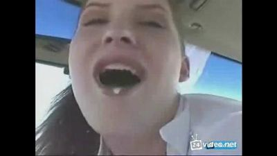 Развратная парочка скопировала порно и устроила домашний минет